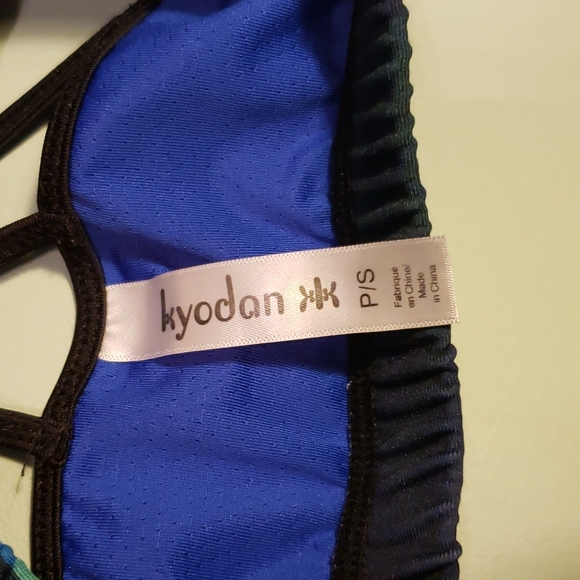 Sports bra size small - Picture 5 of 6